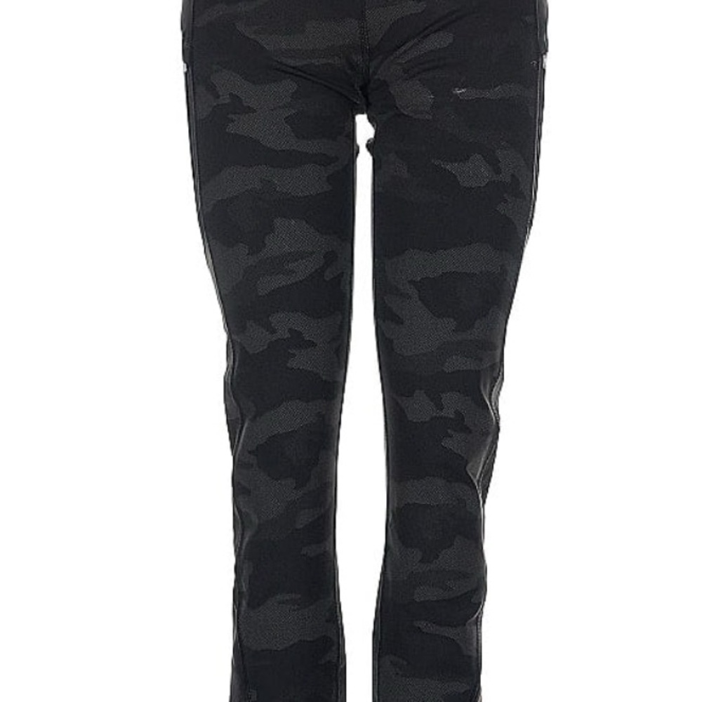 Black camo women’s athleta legging size MT